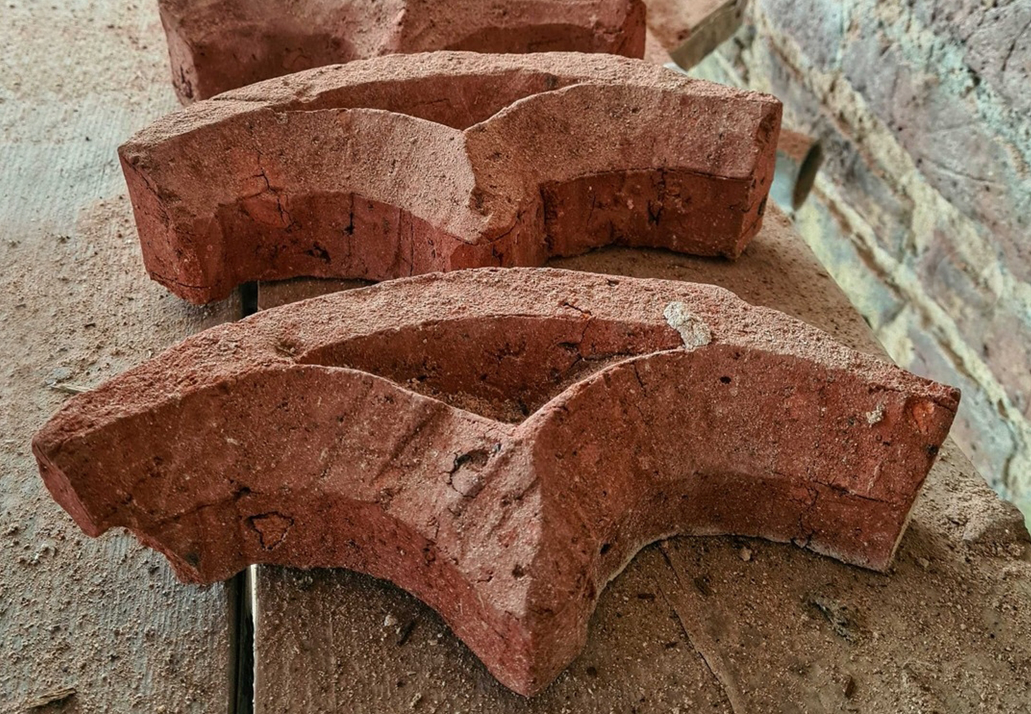 Fire cusped arch bricks